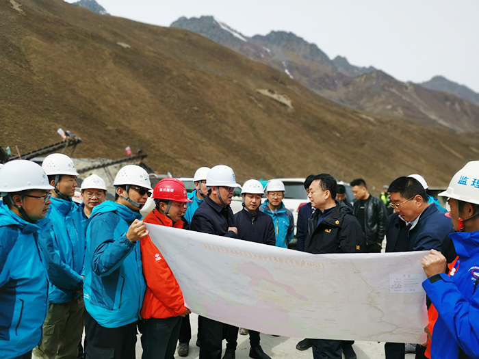 甘孜州委委員、常委、書記沈陽到九石路TJ3標(biāo)檢查指導(dǎo)工作